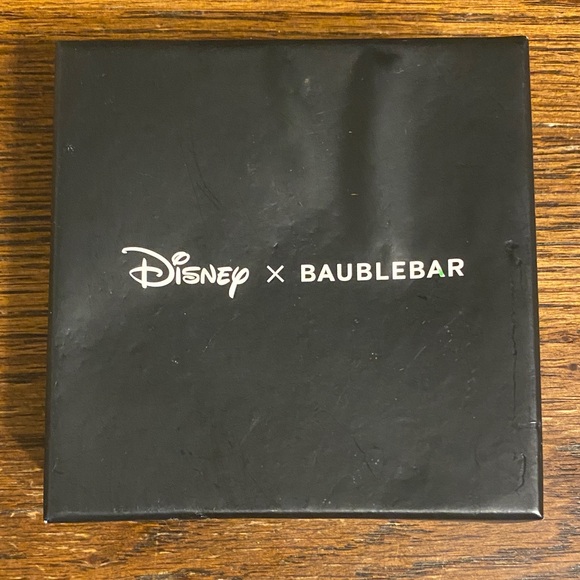 Disney BaubleBar St Patrick’s Day Mickey Mouse Earrings - Picture 4 of 5